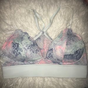 new with out tags!! Pink Bralette